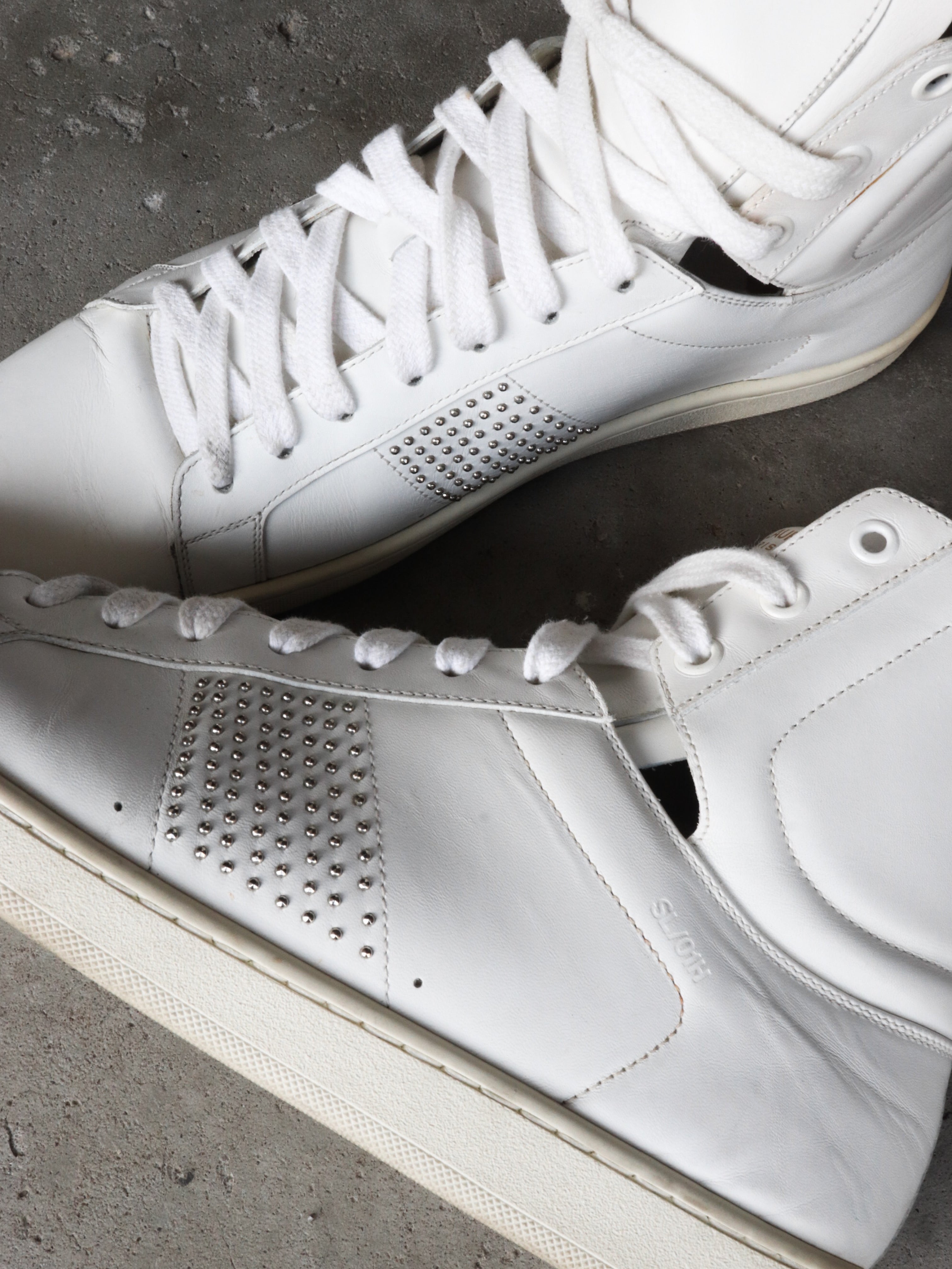 SAINT LAURENT PARIS SL/01H STUDDED SNEAKERS