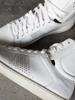 Load image into Gallery viewer, SAINT LAURENT PARIS SL/01H STUDDED SNEAKERS
