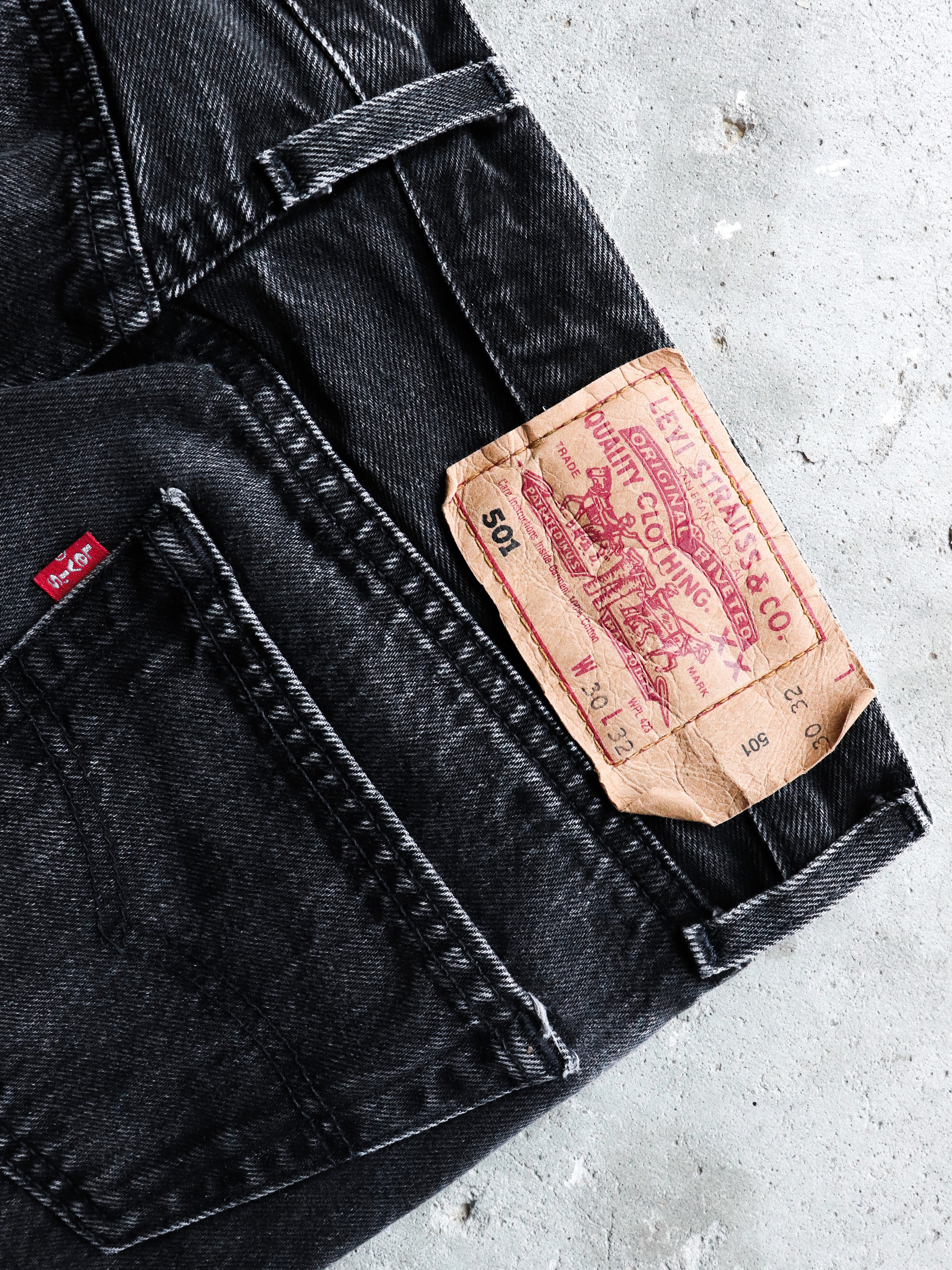 LEVI'S 501 CHARCOAL DENIM - 1990S