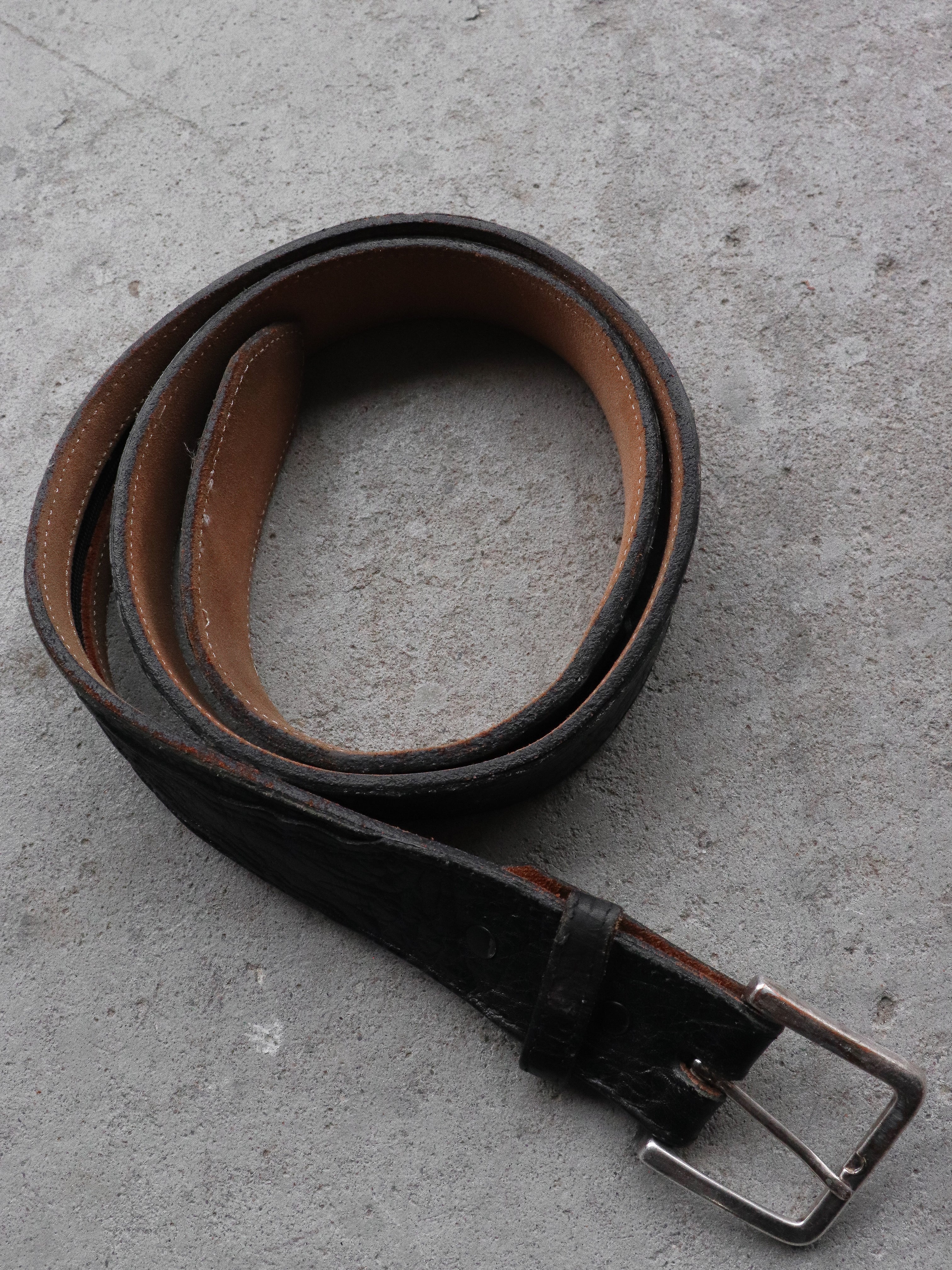 TEXTURED LEATHER ZIPPER BELT - 1980S