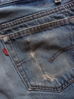 Load image into Gallery viewer, LEVI&#39;S 501 FADED &amp; REPAIRED INDIGO DENIM - 1990S  ( 32 x 31 ) - LOST ENDS FOUND
