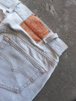 Load image into Gallery viewer, LEVI&#39;S 501 LIGHT WASH DENIM - 1990S
