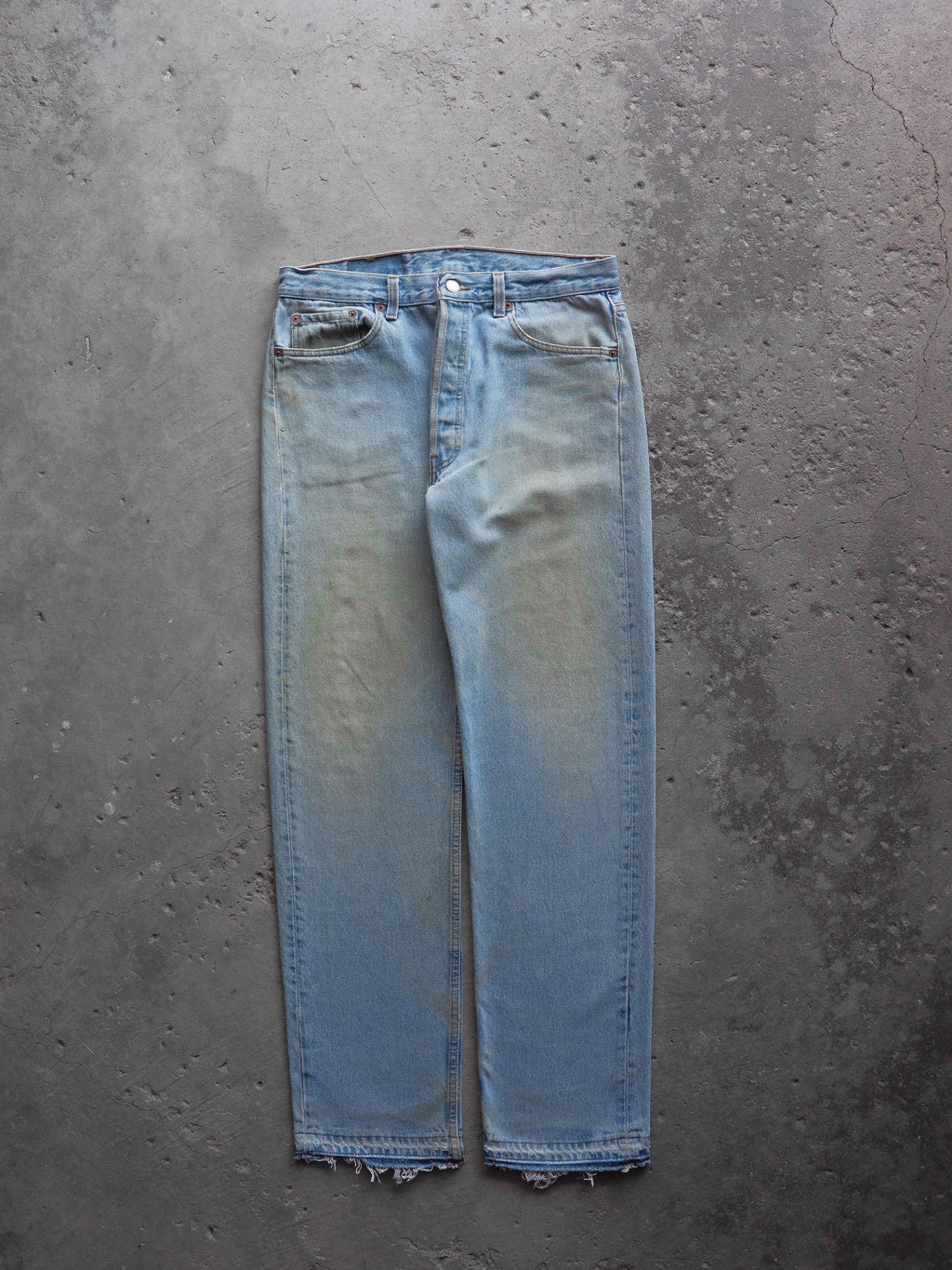 LEVI'S 501 FADED DIRTY WASH RELEASED HEM DENIM - 1990S  ( 32 x 33 ) - LOST ENDS FOUND