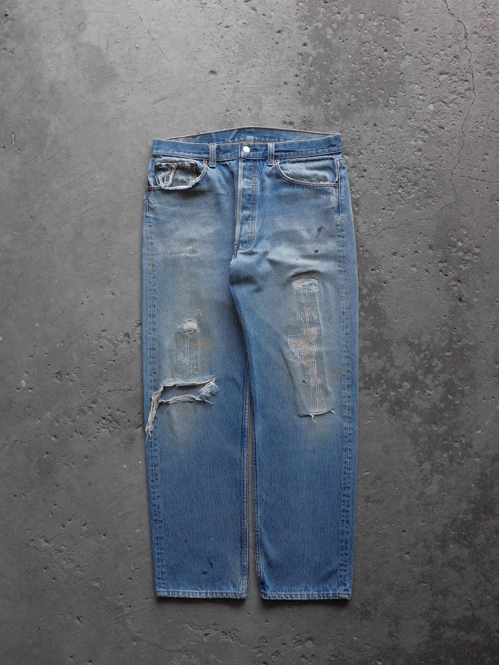 LEVI'S 501 FADED & REPAIRED INDIGO DENIM - 1990S  ( 32 x 31 ) - LOST ENDS FOUND