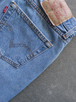 Load image into Gallery viewer, LEVI&#39;S 501 MEDIUM WASH DENIM - 1990S
