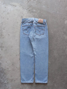 LEVI'S 501 MEDIUM WASH DENIM - 1990S